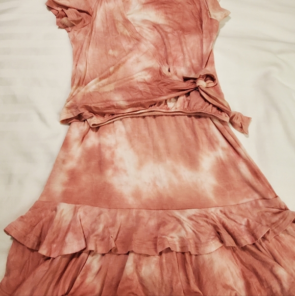 2 piece skirt and top set from Area code 407 - Picture 1 of 3